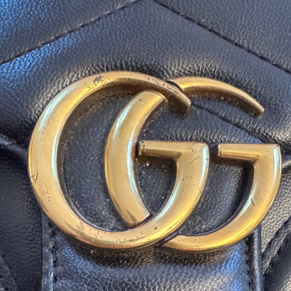 Reposhing Gucci Black Quilted Crossbody Bag with Gold Chain - Picture 3 of 7